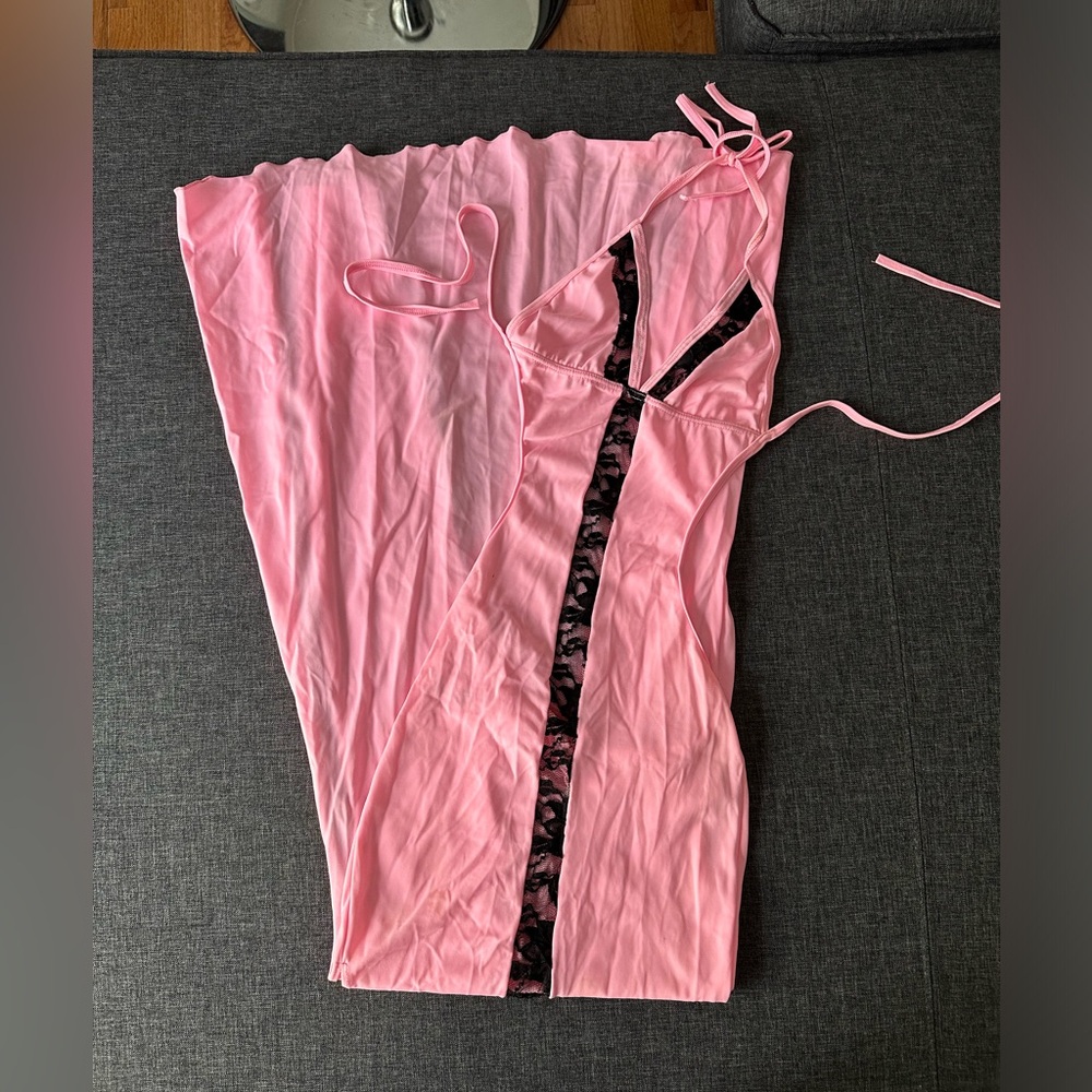 Long dress with slit on one side, backless ruched back, no tag-fits small